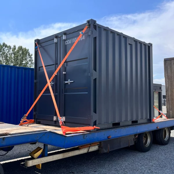Lagercontainer 6-8-10 Fuß auf einem LKW Anhänger - smartlager