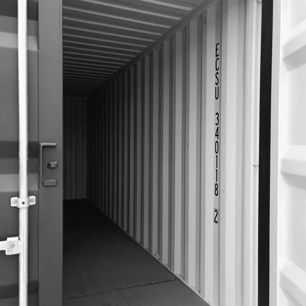 Innenaufnahme eines Lagercontainers von smartlager