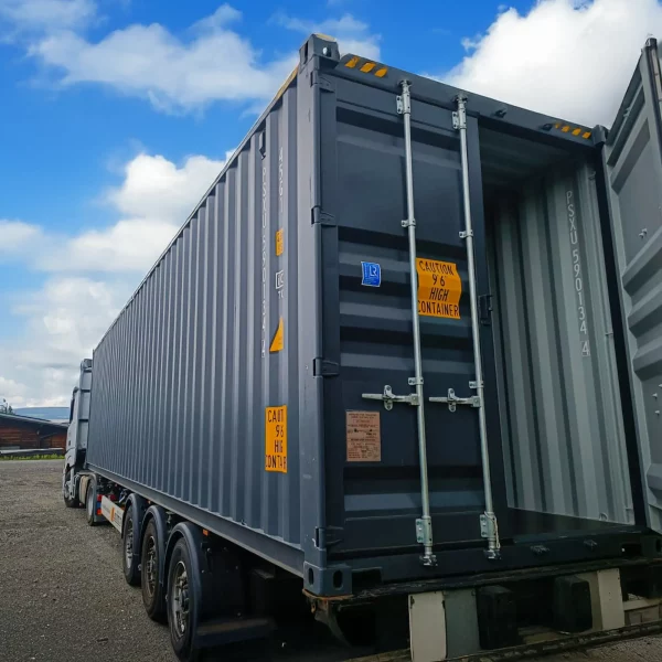 Lagercontainer auf einem LKW-Anhänger - smartlager